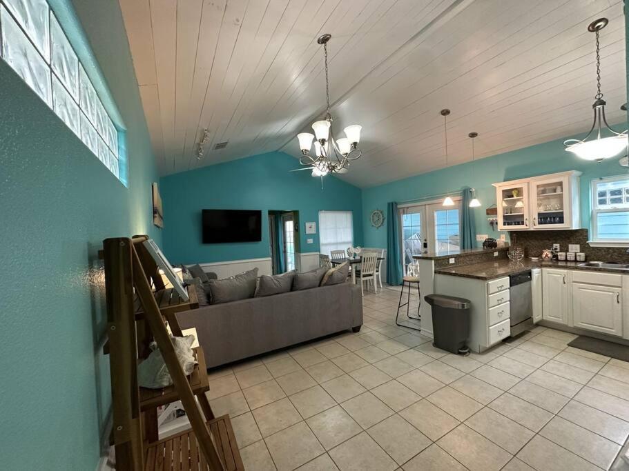 Barefoot Bungalow - Pet Friendly- 2 Bdrm Townhome Corpus Christi Bagian luar foto