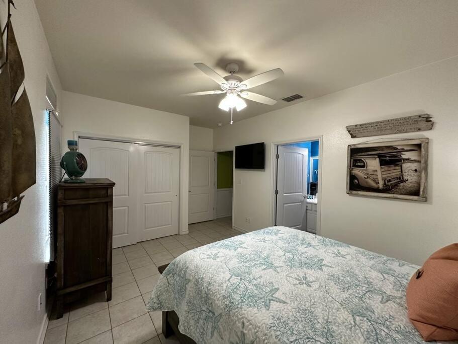 Barefoot Bungalow - Pet Friendly- 2 Bdrm Townhome Corpus Christi Bagian luar foto